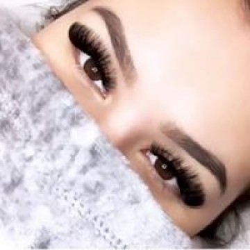 Ianysa Make-up Artist & Eyelash Stylist